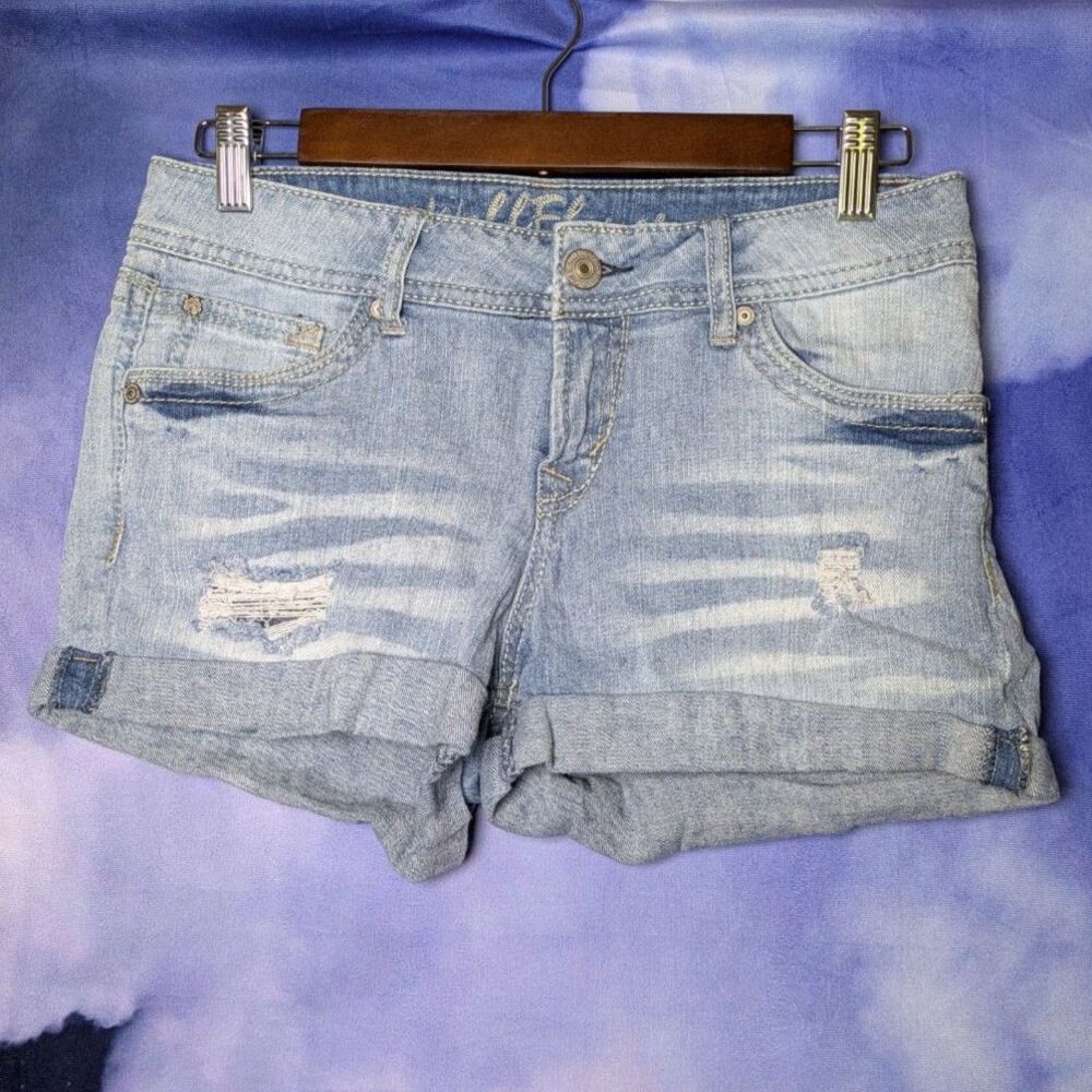 Wallflower Light Wash Jean Shorts Size 9 Embroidered Pockets Y2K Festival Grunge